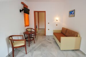 1-Bedroom Apartment 3-1980